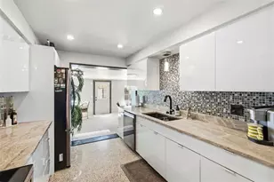 3947 Huntington St NE, Saint Petersburg, FL 33703 - Photo 18