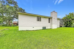 12756 Poinsettia Ave, Seminole, FL 33776 - Photo 34