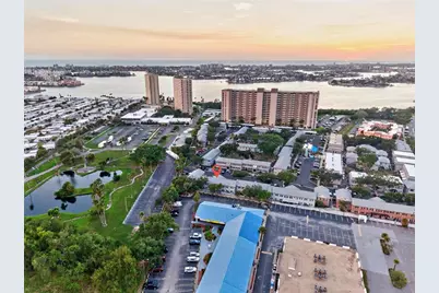 1190 Rue Des Chateaux #1A, Saint Petersburg, FL 33707 - Photo 22
