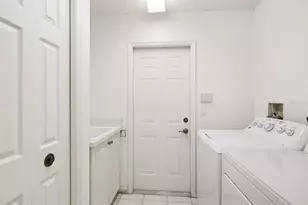 3951 Brightside Ln, Palm Harbor, FL 34685 - Photo 38