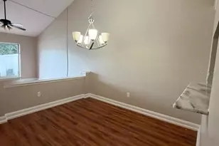 3330 Laurel Dale Dr, Tampa, FL 33618 - Photo 2