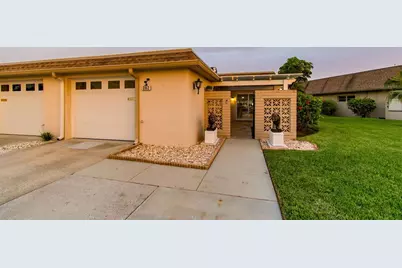 392 Boca Ciega Point Boulevard N, Saint Petersburg, FL 33708 - Photo 2
