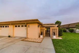 392 Boca Ciega Point Blvd N, Saint Petersburg, FL 33708 - Photo 2