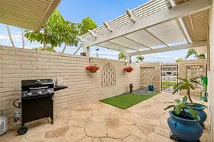 392 Boca Ciega Point Blvd N, Saint Petersburg, FL 33708 - Photo 8