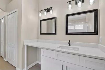 8536 Canterbury Lake Boulevard, Tampa, FL 33619 - Photo 40