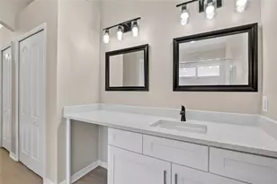 8536 Canterbury Lake Blvd, Tampa, FL 33619 - Photo 40