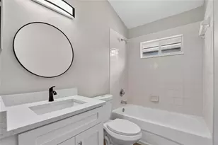 8536 Canterbury Lake Blvd, Tampa, FL 33619 - Photo 12