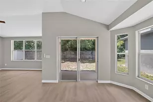 8536 Canterbury Lake Blvd, Tampa, FL 33619 - Photo 26