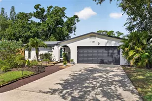 7566 20th St N, Saint Petersburg, FL 33702 - Photo 2