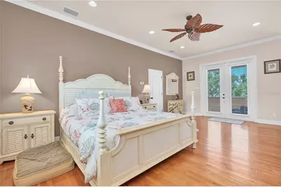 16102 4th Street E, Redington Beach, FL 33708 - Photo 8
