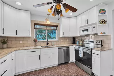 16102 4th Street E, Redington Beach, FL 33708 - Photo 14