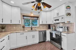 16102 4th St E, Redington Beach, FL 33708 - Photo 14