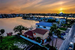 16102 4th St E, Redington Beach, FL 33708 - Photo 2