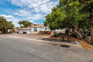 216 Punta Vista Dr, Saint Pete Beach, FL 33706 - Photo 8