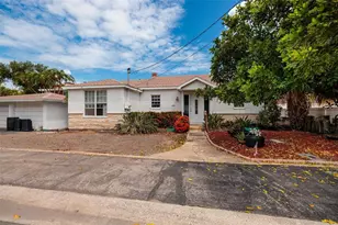 216 Punta Vista Dr, Saint Pete Beach, FL 33706 - Photo 8
