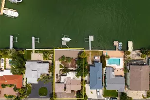 216 Punta Vista Dr, Saint Pete Beach, FL 33706 - Photo 12