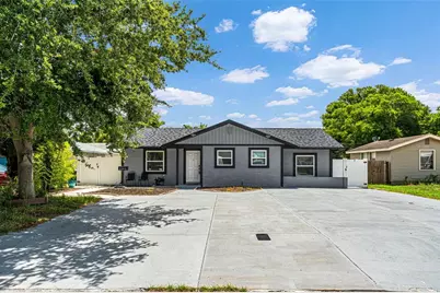 1305 29th Street W, Bradenton, FL 34205 - Photo 1
