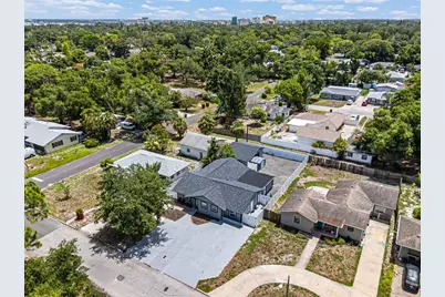 1305 29th Street W, Bradenton, FL 34205 - Photo 4