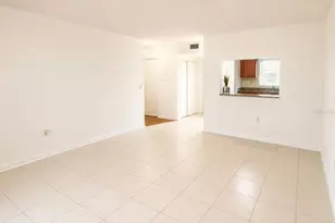 2812 Somerset Park Dr, Tampa, FL 33613 - Photo 4