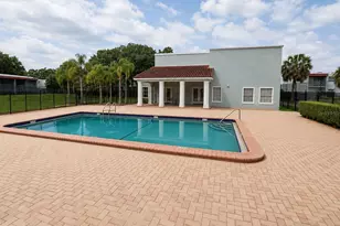 2812 Somerset Park Dr, Tampa, FL 33613 - Photo 16
