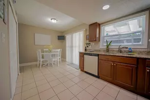 6902 Soledad Ct, Tampa, FL 33615 - Photo 8