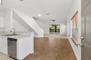 10925 Winter Crest Dr, Riverview, FL 33569 - Photo 6