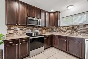 37913 Wicklow Ave, Zephyrhills, FL 33541 - Photo 14