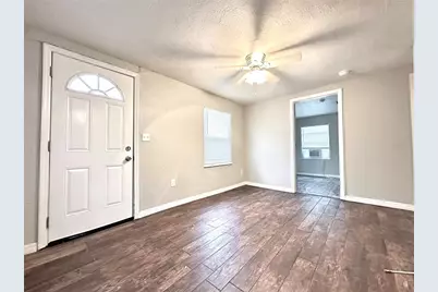 4111 28th Street N, Saint Petersburg, FL 33714 - Photo 2