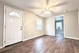 4111 28th St N, Saint Petersburg, FL 33714 - Photo 2