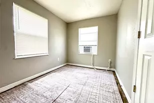 4111 28th St N, Saint Petersburg, FL 33714 - Photo 6