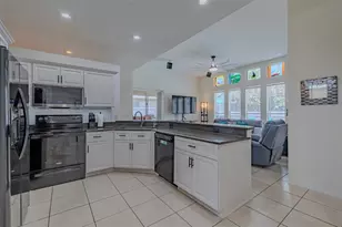 1617 Vistoso Ln, Sun City Center, FL 33573 - Photo 16