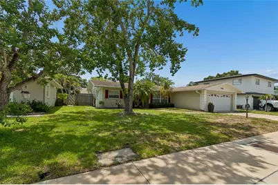 416 Maplewood Drive, Oldsmar, FL 34677 - Photo 2