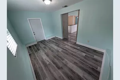111 W Grapefruit Circle, Clearwater, FL 33759 - Photo 14