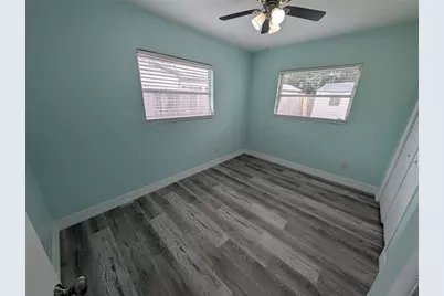 111 W Grapefruit Circle, Clearwater, FL 33759 - Photo 20