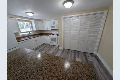 111 W Grapefruit Circle, Clearwater, FL 33759 - Photo 6