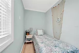 237 Sea Horse Dr SE, Saint Petersburg, FL 33705 - Photo 16