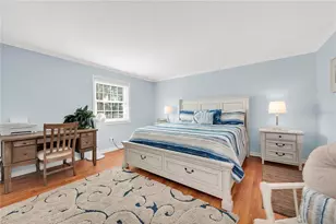 237 Sea Horse Dr SE, Saint Petersburg, FL 33705 - Photo 12