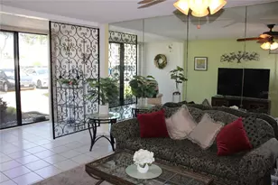 14130 Rosemary Ln, Largo, FL 33774 - Photo 4