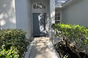2930 Shannon Cir, Palm Harbor, FL 34684 - Photo 2