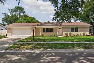 12501 St Charlotte Dr, Tampa, FL 33618 - Photo 2