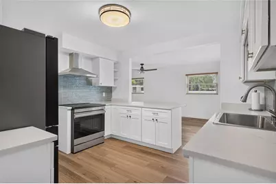 12501 Saint Charlotte Drive, Tampa, FL 33618 - Photo 12