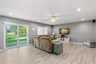 2376 Hanover Dr, Dunedin, FL 34698 - Photo 4