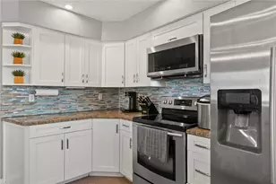 2376 Hanover Dr, Dunedin, FL 34698 - Photo 10