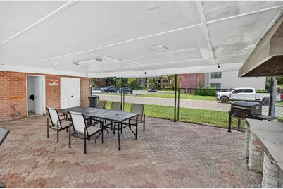8522 10th Street N #D, Saint Petersburg, FL 33702 - Photo 24