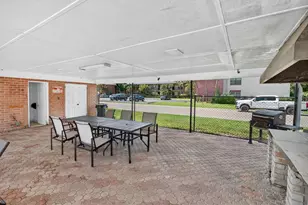 8522 10th St N, Saint Petersburg, FL 33702 - Photo 24