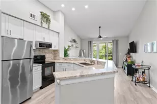 1040 Normandy Trace Rd, Tampa, FL 33602 - Photo 12