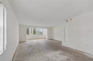 1900 68th St N, Saint Petersburg, FL 33710 - Photo 6