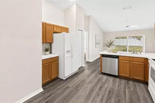 11111 Lakeside Vista Dr, Riverview, FL 33569 - Photo 6