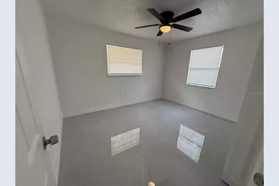 427 40th Avenue S, Saint Petersburg, FL 33705 - Photo 6