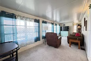 35114 Garber Ln, Zephyrhills, FL 33541 - Photo 4